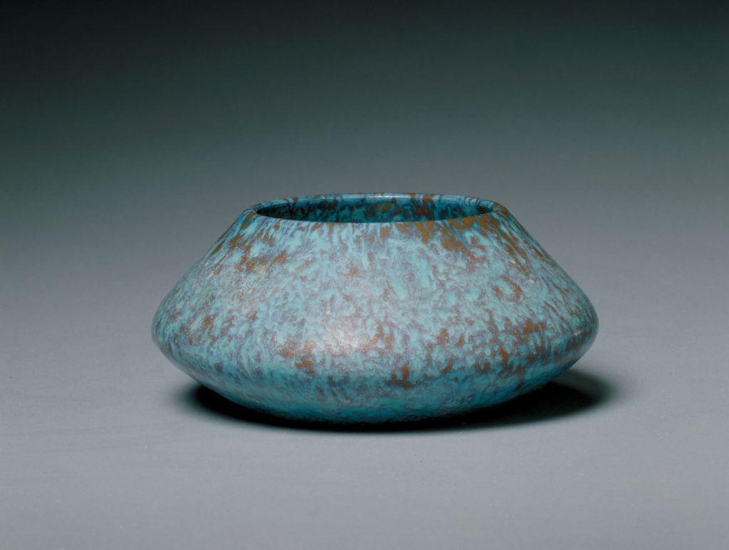 炉钧釉水丞